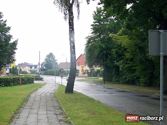 Zdjęcie w galerii na portalu naszraciborz.pl: Raciborskie PRD remontuje drogę w Kuźni wiadomości z regionu