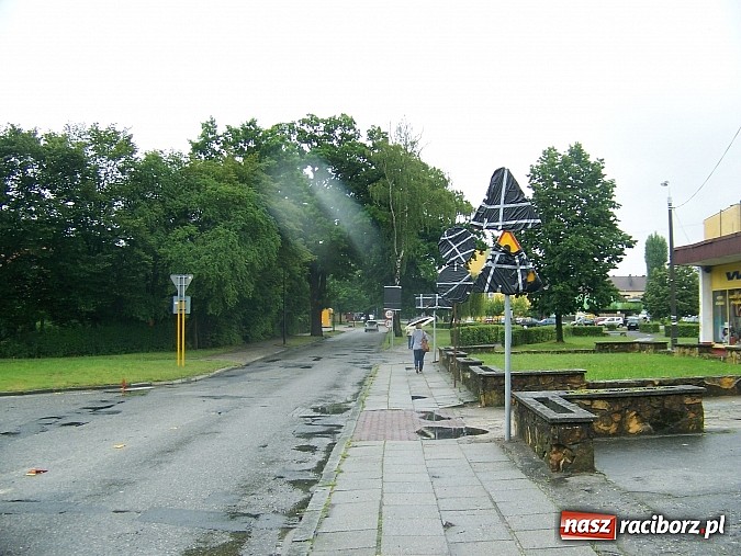 Zdjęcie w galerii na portalu naszraciborz.pl: Raciborskie PRD remontuje drogę w Kuźni wiadomości z regionu