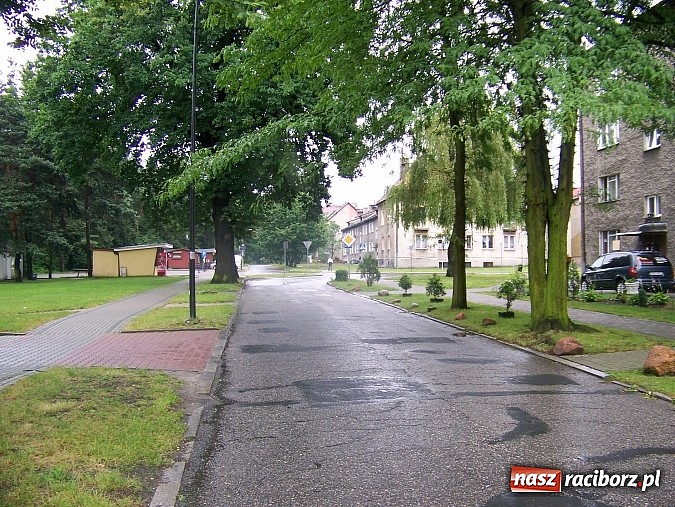 Zdjęcie w galerii na portalu naszraciborz.pl: Raciborskie PRD remontuje drogę w Kuźni wiadomości z regionu