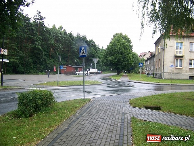 Zdjęcie w galerii na portalu naszraciborz.pl: Raciborskie PRD remontuje drogę w Kuźni wiadomości z regionu