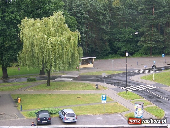 Zdjęcie w galerii na portalu naszraciborz.pl: Raciborskie PRD remontuje drogę w Kuźni wiadomości z regionu