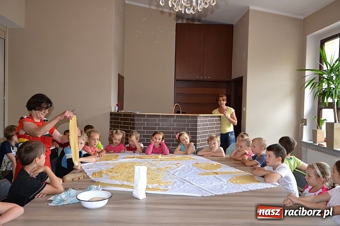 Zdjęcie w galerii na portalu naszraciborz.pl: Wakacyjna kuchnia babci w Tworkowie wiadomości z regionu