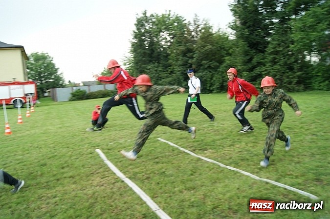 Zdjęcie w galerii na portalu naszraciborz.pl: Polskie i czeskie młodzieżowe drużyny strażackie rywalizowały w Krzyżanowicach wiadomości z regionu