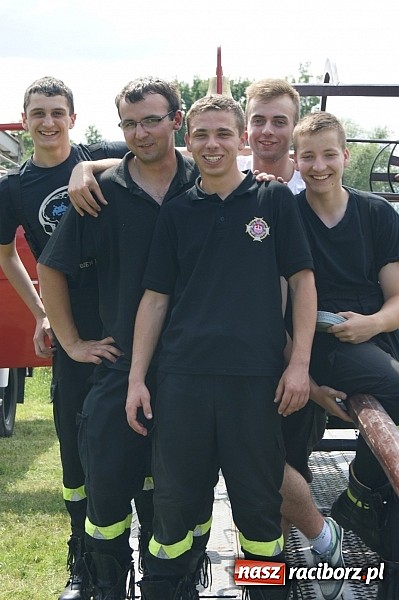 Zdjęcie w galerii na portalu naszraciborz.pl: Sikawki jak za starych dobrych lat - wideo wiadomości z regionu