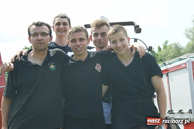 Zdjęcie w galerii na portalu naszraciborz.pl: Sikawki jak za starych dobrych lat - wideo wiadomości z regionu