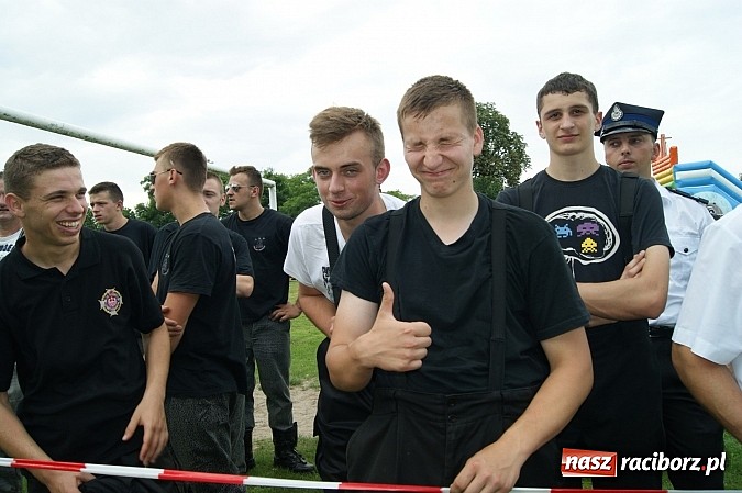 Zdjęcie w galerii na portalu naszraciborz.pl: Sikawki jak za starych dobrych lat - wideo wiadomości z regionu