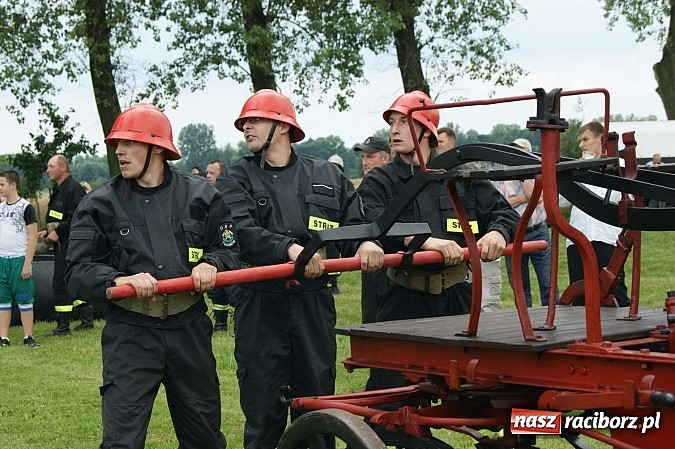 Zdjęcie w galerii na portalu naszraciborz.pl: Sikawki jak za starych dobrych lat - wideo wiadomości z regionu