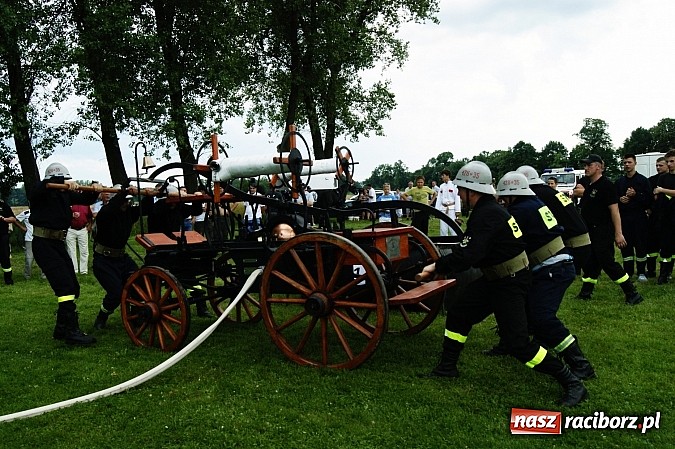 Zdjęcie w galerii na portalu naszraciborz.pl: Sikawki jak za starych dobrych lat - wideo wiadomości z regionu