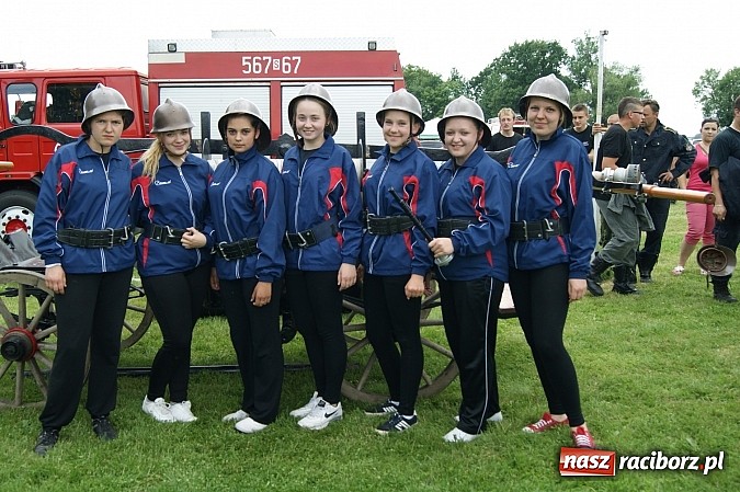 Zdjęcie w galerii na portalu naszraciborz.pl: Sikawki jak za starych dobrych lat - wideo wiadomości z regionu