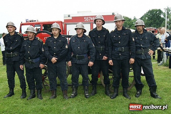 Zdjęcie w galerii na portalu naszraciborz.pl: Sikawki jak za starych dobrych lat - wideo wiadomości z regionu