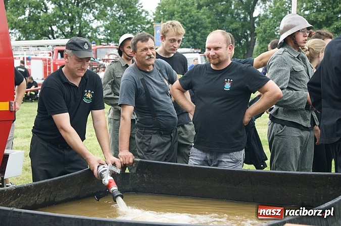 Zdjęcie w galerii na portalu naszraciborz.pl: Sikawki jak za starych dobrych lat - wideo wiadomości z regionu
