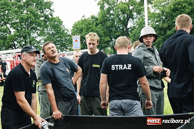 Zdjęcie w galerii na portalu naszraciborz.pl: Sikawki jak za starych dobrych lat - wideo wiadomości z regionu