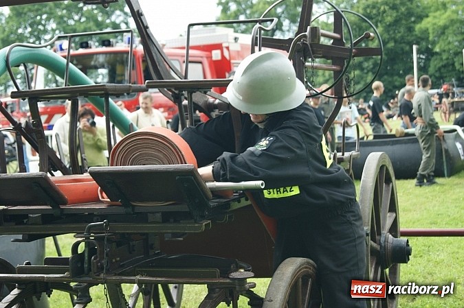 Zdjęcie w galerii na portalu naszraciborz.pl: Sikawki jak za starych dobrych lat - wideo wiadomości z regionu