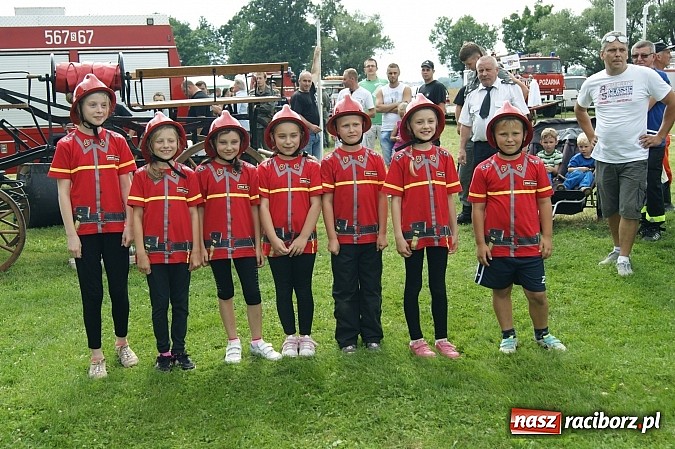 Zdjęcie w galerii na portalu naszraciborz.pl: Sikawki jak za starych dobrych lat - wideo wiadomości z regionu