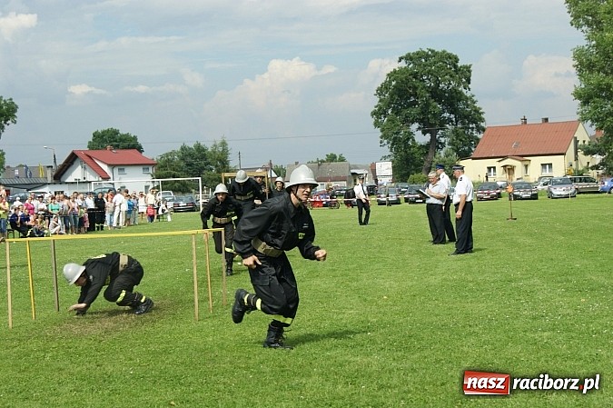 Zdjęcie w galerii na portalu naszraciborz.pl: Sikawki jak za starych dobrych lat - wideo wiadomości z regionu