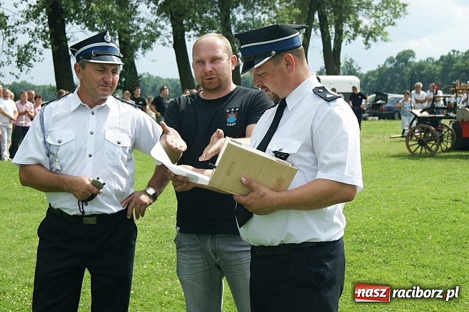 Zdjęcie w galerii na portalu naszraciborz.pl: Sikawki jak za starych dobrych lat - wideo wiadomości z regionu