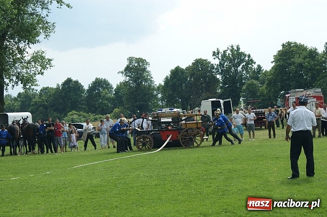 Zdjęcie w galerii na portalu naszraciborz.pl: Sikawki jak za starych dobrych lat - wideo wiadomości z regionu