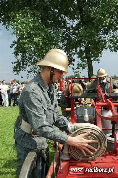 Zdjęcie w galerii na portalu naszraciborz.pl: Sikawki jak za starych dobrych lat - wideo wiadomości z regionu