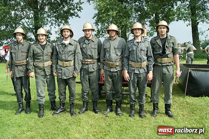 Zdjęcie w galerii na portalu naszraciborz.pl: Sikawki jak za starych dobrych lat - wideo wiadomości z regionu