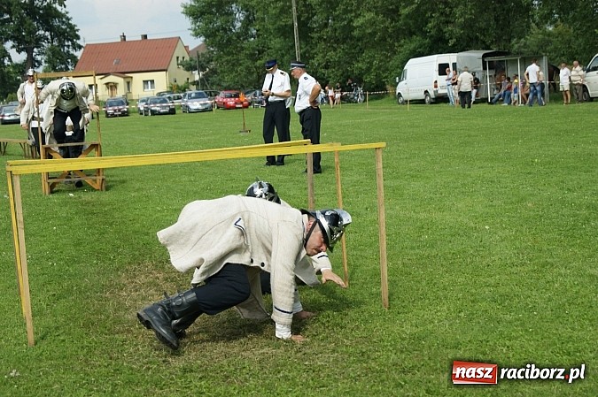 Zdjęcie w galerii na portalu naszraciborz.pl: Sikawki jak za starych dobrych lat - wideo wiadomości z regionu