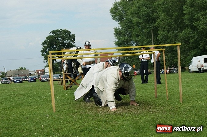 Zdjęcie w galerii na portalu naszraciborz.pl: Sikawki jak za starych dobrych lat - wideo wiadomości z regionu
