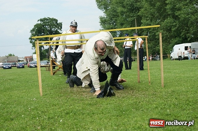 Zdjęcie w galerii na portalu naszraciborz.pl: Sikawki jak za starych dobrych lat - wideo wiadomości z regionu