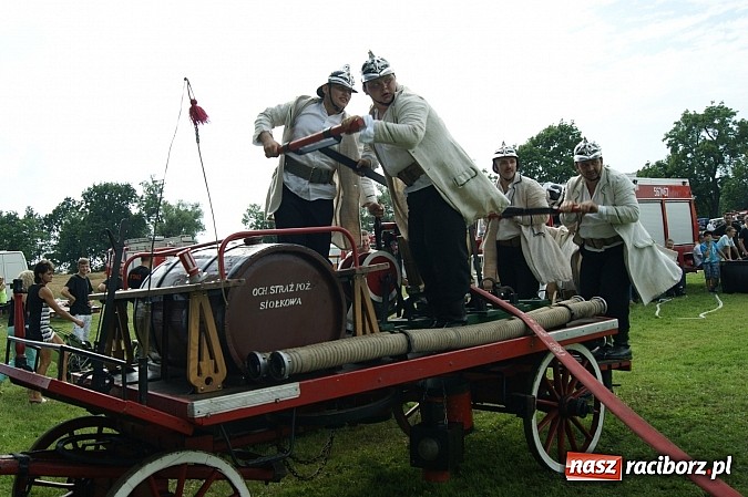 Zdjęcie w galerii na portalu naszraciborz.pl: Sikawki jak za starych dobrych lat - wideo wiadomości z regionu