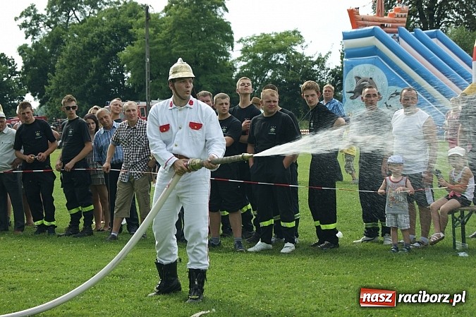 Zdjęcie w galerii na portalu naszraciborz.pl: Sikawki jak za starych dobrych lat - wideo wiadomości z regionu