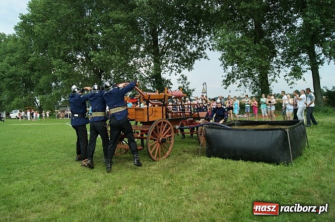 Zdjęcie w galerii na portalu naszraciborz.pl: Sikawki jak za starych dobrych lat - wideo wiadomości z regionu