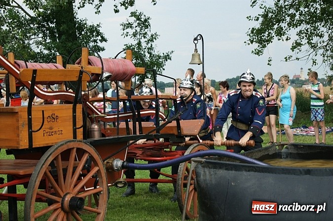 Zdjęcie w galerii na portalu naszraciborz.pl: Sikawki jak za starych dobrych lat - wideo wiadomości z regionu