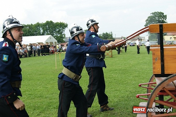 Zdjęcie w galerii na portalu naszraciborz.pl: Sikawki jak za starych dobrych lat - wideo wiadomości z regionu