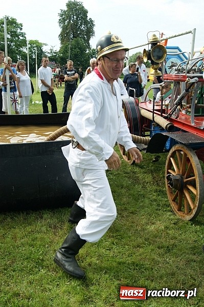 Zdjęcie w galerii na portalu naszraciborz.pl: Sikawki jak za starych dobrych lat - wideo wiadomości z regionu