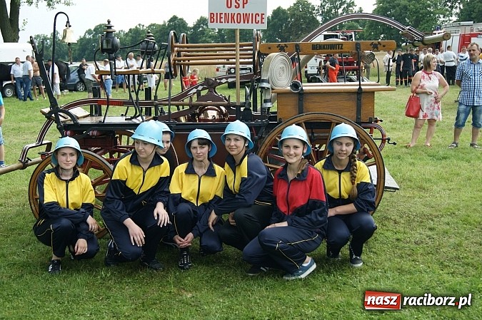 Zdjęcie w galerii na portalu naszraciborz.pl: Sikawki jak za starych dobrych lat - wideo wiadomości z regionu