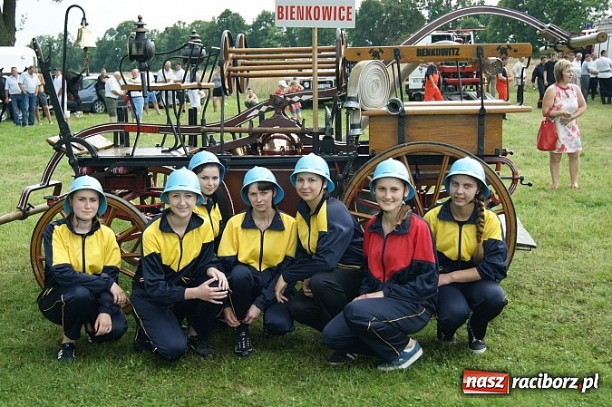 Zdjęcie w galerii na portalu naszraciborz.pl: Sikawki jak za starych dobrych lat - wideo wiadomości z regionu