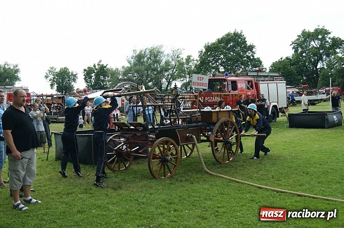 Zdjęcie w galerii na portalu naszraciborz.pl: Sikawki jak za starych dobrych lat - wideo wiadomości z regionu