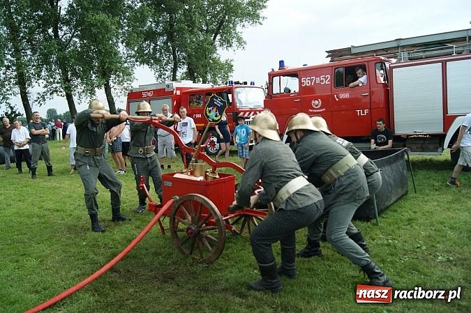 Zdjęcie w galerii na portalu naszraciborz.pl: Sikawki jak za starych dobrych lat - wideo wiadomości z regionu