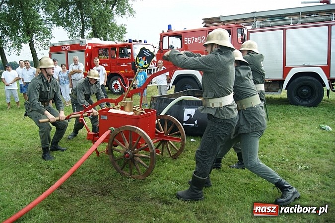 Zdjęcie w galerii na portalu naszraciborz.pl: Sikawki jak za starych dobrych lat - wideo wiadomości z regionu