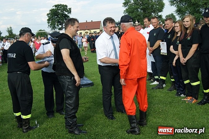 Zdjęcie w galerii na portalu naszraciborz.pl: Sikawki jak za starych dobrych lat - wideo wiadomości z regionu