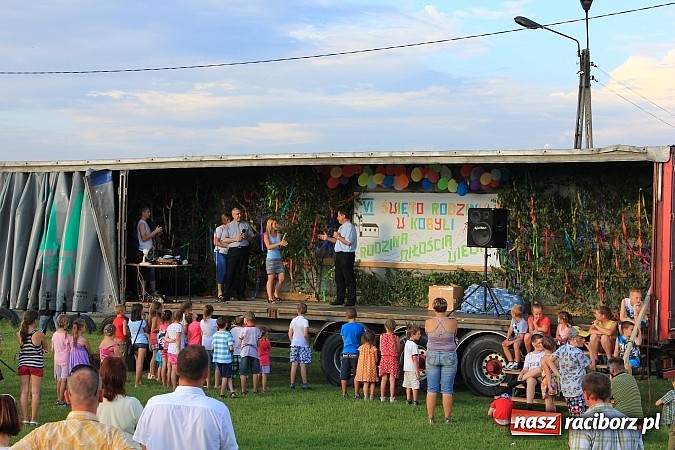 Zdjęcie w galerii na portalu naszraciborz.pl: Rodzina miłością wielka, czyli VI Święto Rodziny w Kobyli wiadomości z regionu