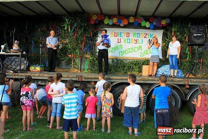 Zdjęcie w galerii na portalu naszraciborz.pl: Rodzina miłością wielka, czyli VI Święto Rodziny w Kobyli wiadomości z regionu