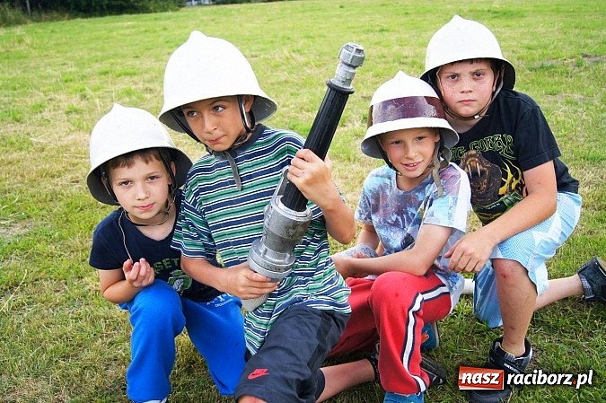 Zdjęcie w galerii na portalu naszraciborz.pl: Zawody strażackie w Szymocicach na wesoło wiadomości z regionu