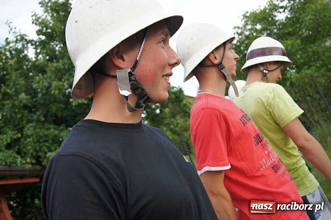 Zdjęcie w galerii na portalu naszraciborz.pl: Zawody strażackie w Szymocicach na wesoło wiadomości z regionu