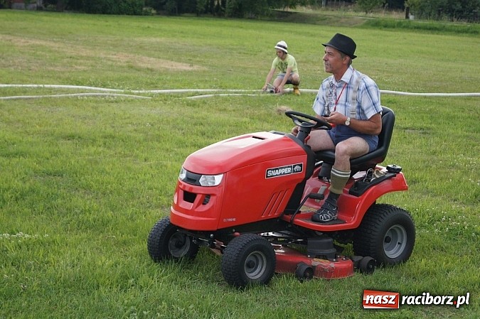 Zdjęcie w galerii na portalu naszraciborz.pl: Zawody strażackie w Szymocicach na wesoło wiadomości z regionu