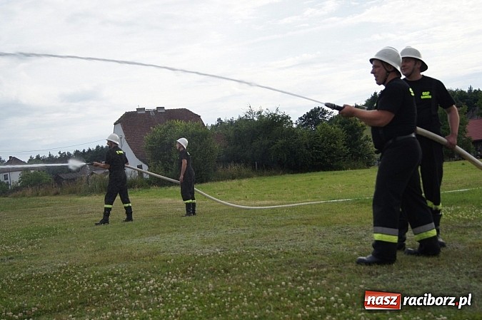 Zdjęcie w galerii na portalu naszraciborz.pl: Zawody strażackie w Szymocicach na wesoło wiadomości z regionu