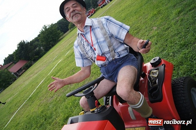 Zdjęcie w galerii na portalu naszraciborz.pl: Zawody strażackie w Szymocicach na wesoło wiadomości z regionu