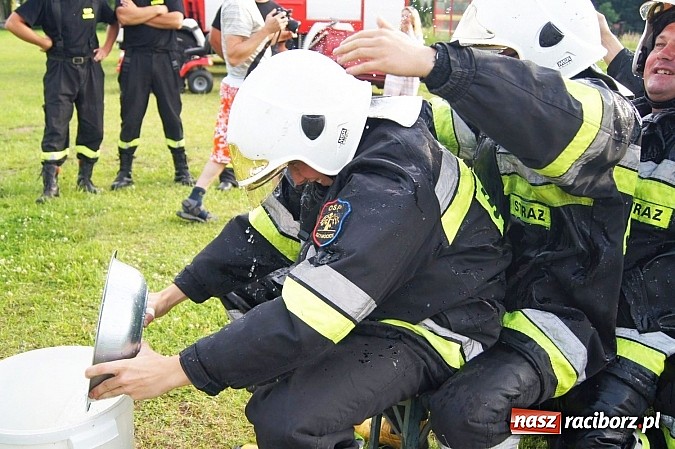 Zdjęcie w galerii na portalu naszraciborz.pl: Zawody strażackie w Szymocicach na wesoło wiadomości z regionu
