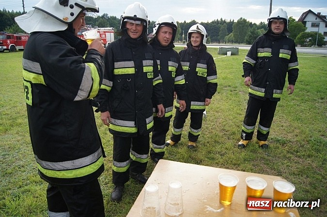 Zdjęcie w galerii na portalu naszraciborz.pl: Zawody strażackie w Szymocicach na wesoło wiadomości z regionu