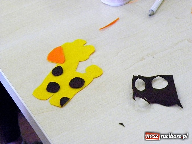 Zdjęcie w galerii na portalu naszraciborz.pl: Wakacyjna akademia sztuki w Bibliotece wiadomości z regionu