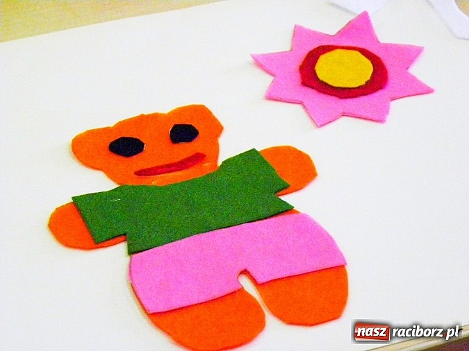 Zdjęcie w galerii na portalu naszraciborz.pl: Wakacyjna akademia sztuki w Bibliotece wiadomości z regionu