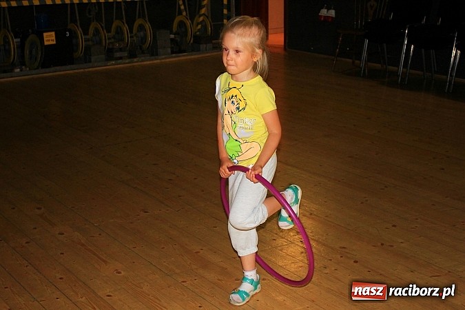 Zdjęcie w galerii na portalu naszraciborz.pl: Kafri Cocktail i zabawy z hula-hoop, czyli kolejne wakacyjne warsztaty w RCK wiadomości z regionu